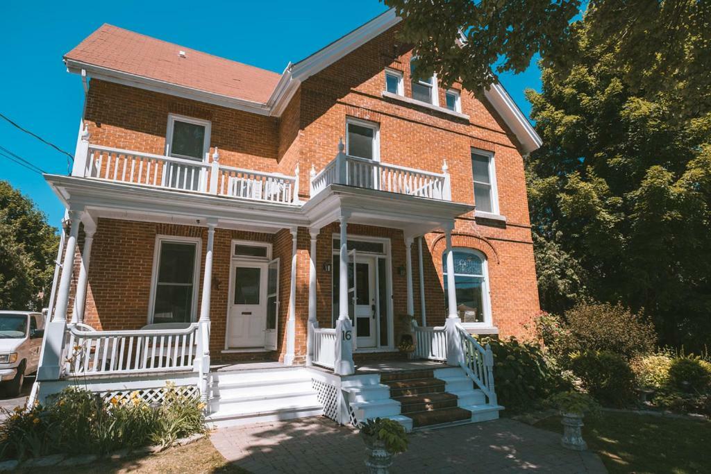The Victorian Luxury Suites Westport Exterior photo